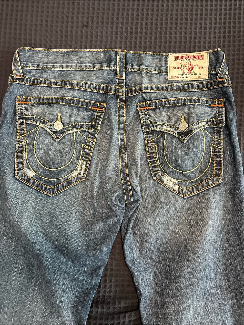 True Religion Men’s Dark Blue Straight Leg Jeans with Signature Pocket - Picture 3 of 4